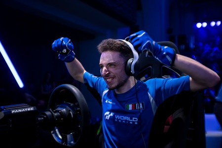 意大利选手瓦莱里奥·加洛在赢下布拉格一战后，跃居国家杯排名第二，距离领跑的西班牙选手科克·洛佩兹仅差一分