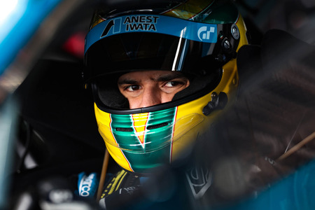 弗拉加在ANEST IWATA Racing RC F GT3的驾驶座里