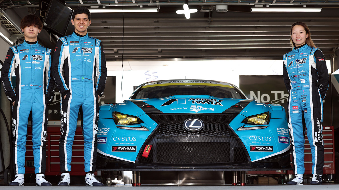 图中左起为古谷悠河、伊戈尔·大村·弗拉加以及小山美姬